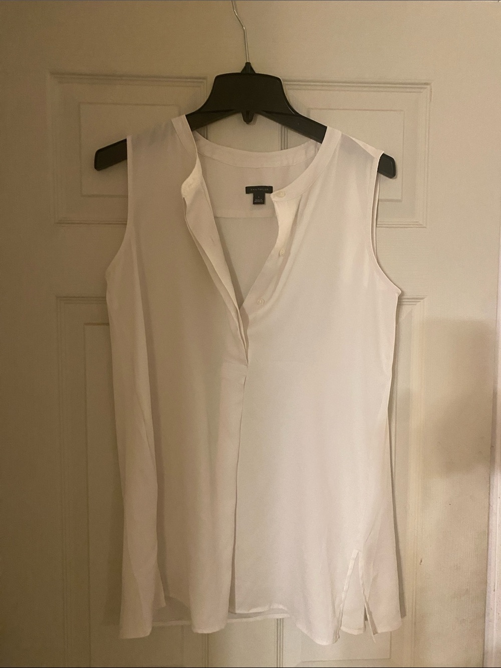 Ann Taylor White Sleeveless Split V-Neck Camisole